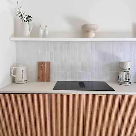 La Grande Jane Petite Bord De