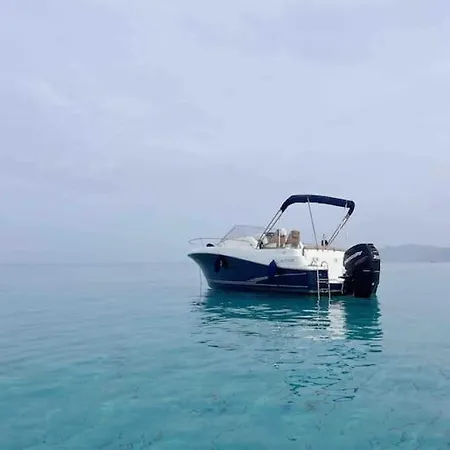 La Grande Jane Petite Bord De Lägenhet Borgo (Corsica)