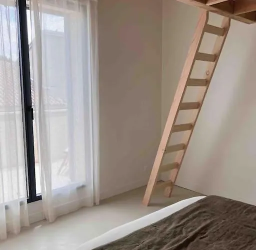 La Grande Jane Petite Bord De 보르고